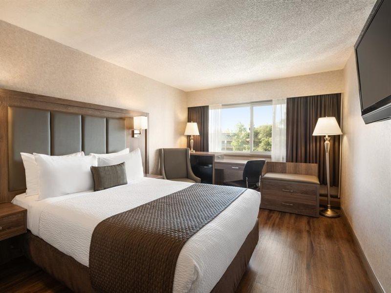 Days Inn By Wyndham Victoria On The Harbour Esterno foto