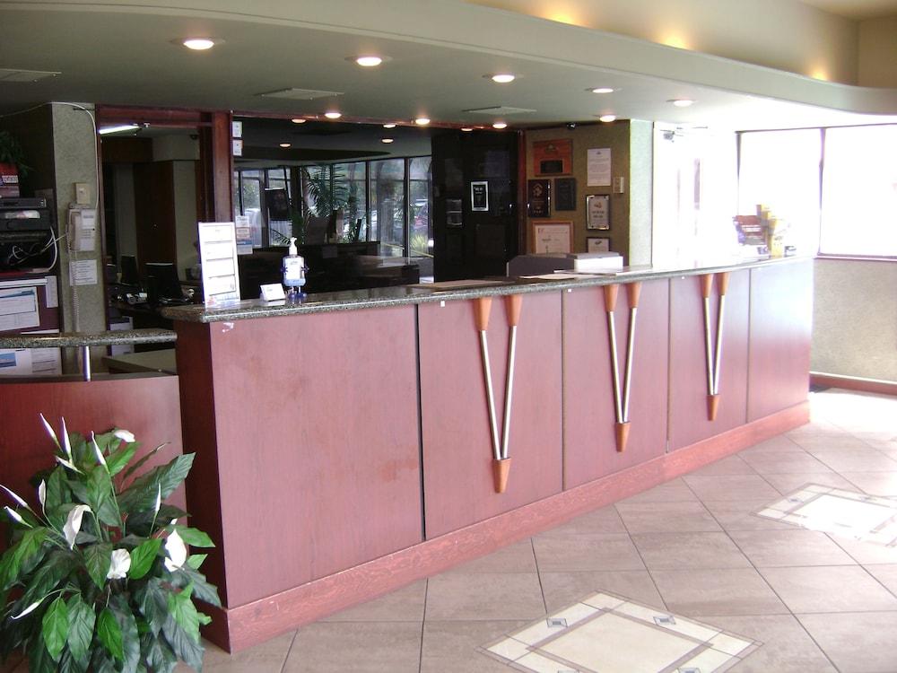 Days Inn By Wyndham Victoria On The Harbour Esterno foto