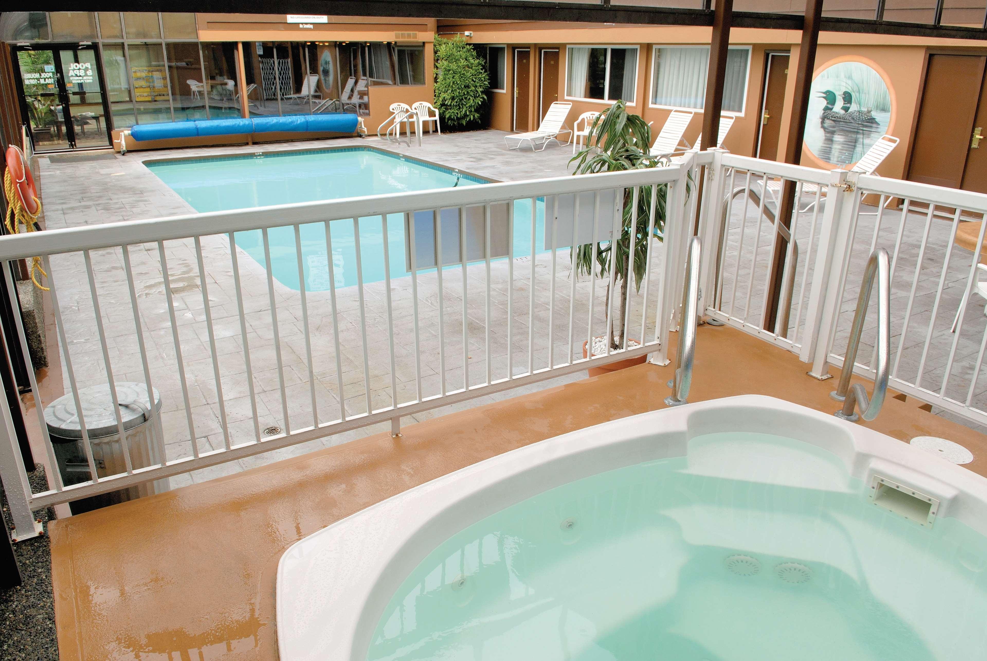 Days Inn By Wyndham Victoria On The Harbour Esterno foto