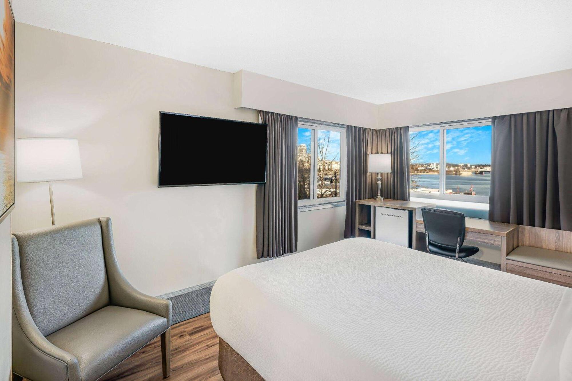 Days Inn By Wyndham Victoria On The Harbour Esterno foto
