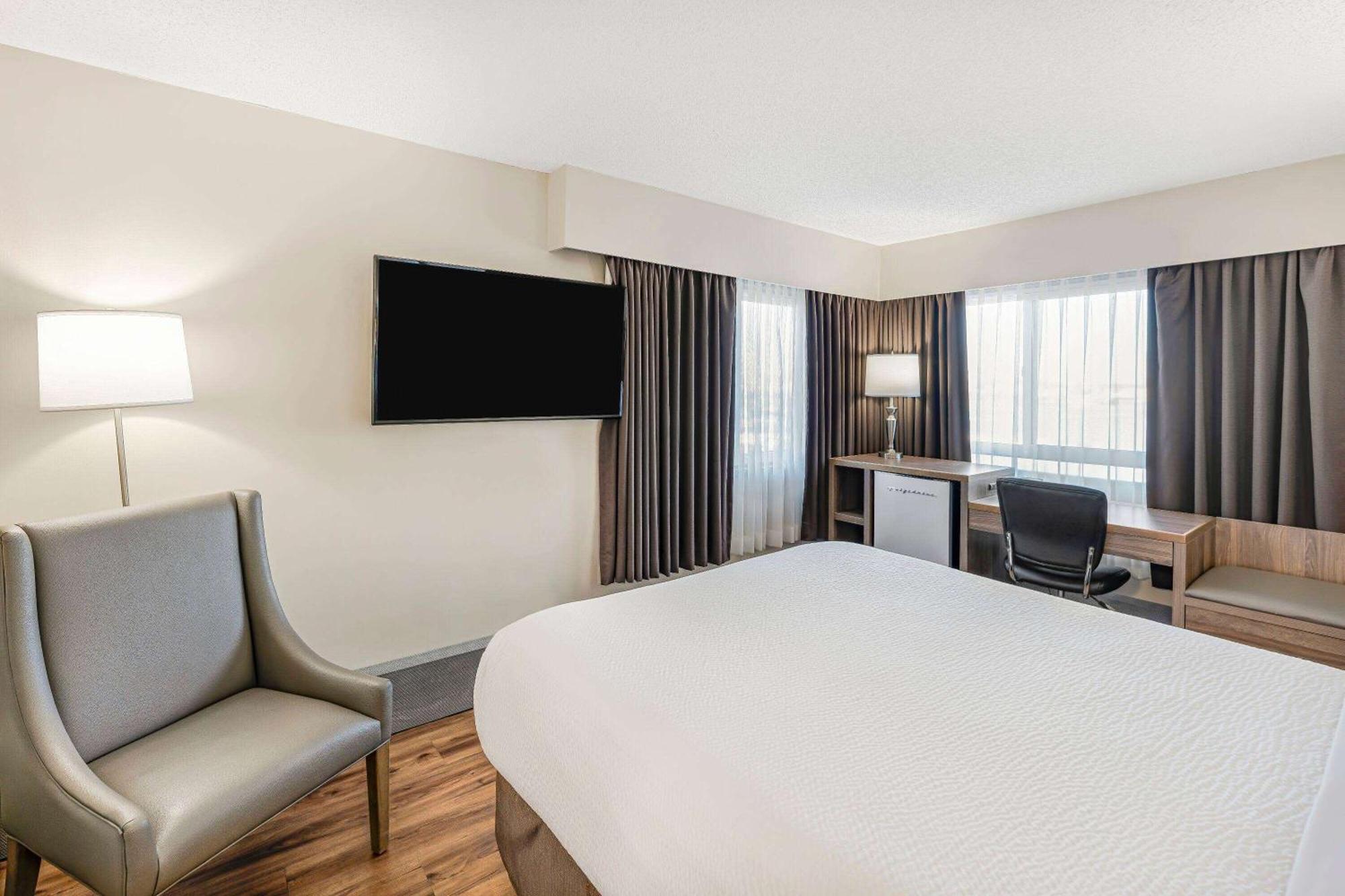 Days Inn By Wyndham Victoria On The Harbour Esterno foto