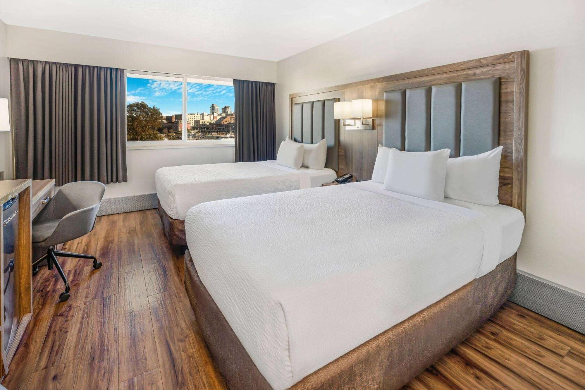 Days Inn By Wyndham Victoria On The Harbour Esterno foto