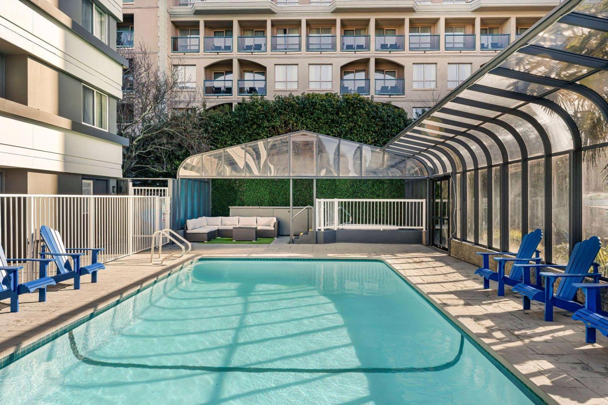Days Inn By Wyndham Victoria On The Harbour Esterno foto