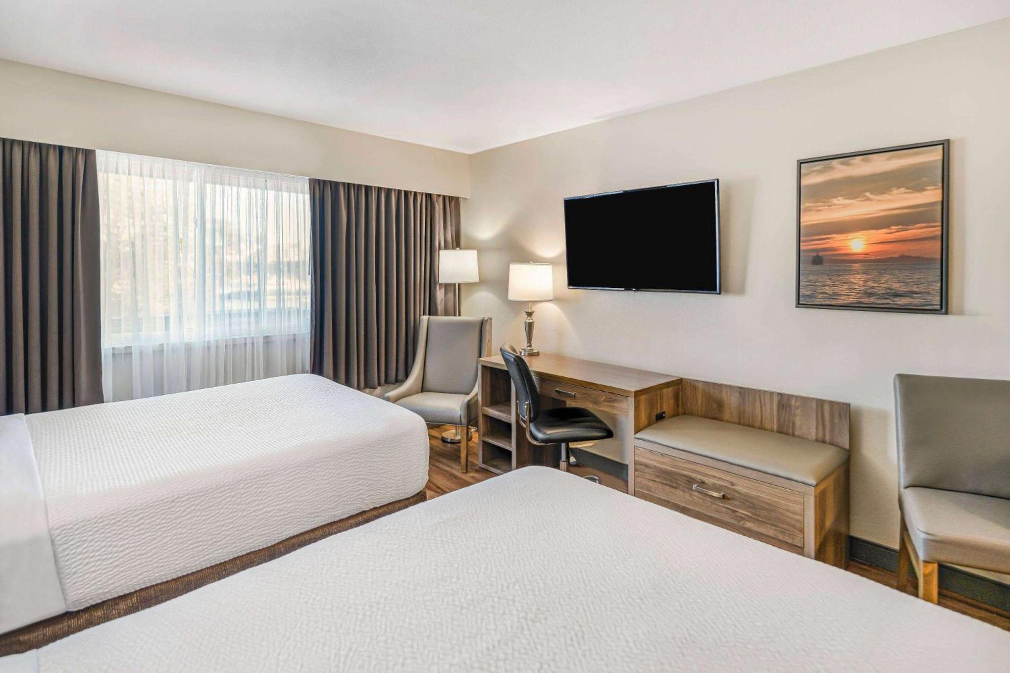 Days Inn By Wyndham Victoria On The Harbour Esterno foto