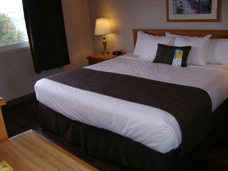 Days Inn By Wyndham Victoria On The Harbour Esterno foto